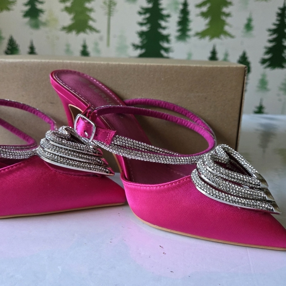 Berness Fuchsia Heart Pointed Toe Women's Pump Heels - Picture 4 of 12